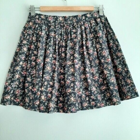 TALULA Aritzia Plisse Mini Skirt Ditsy Floral Skater Sz 6 - Picture 4 of 8